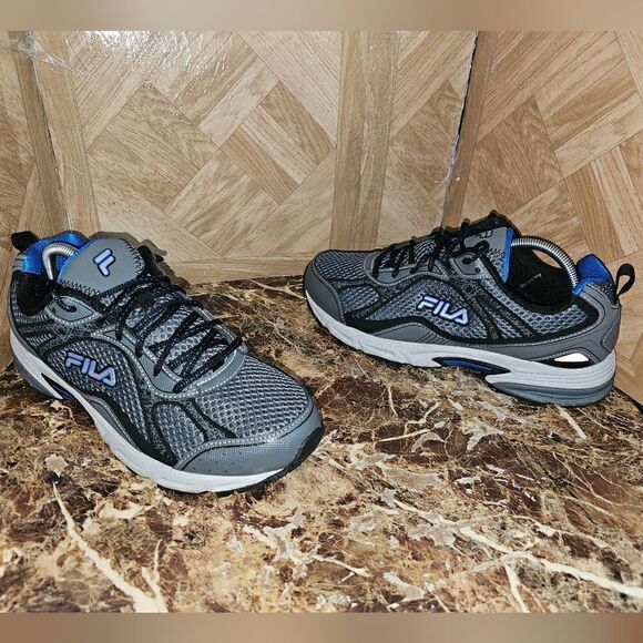 Fila Men's Fashion Classic running training gray shoes  size 9.5.   541 - Picture 1 of 11